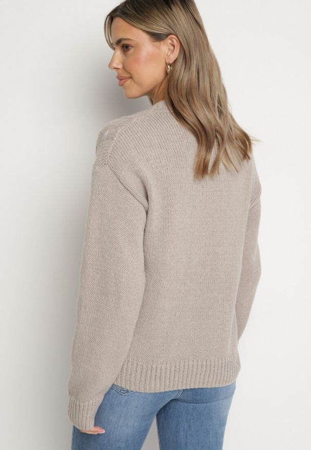 Born2be - Szary Sweter z Wełną Ściągaczem i Tłoczeniem Riavonnae. Okazja: na co dzień. Kolor: szary. Materiał: wełna. Styl: wizytowy, klasyczny, casual, elegancki