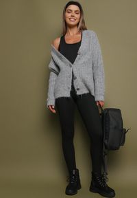 Born2be - Czarne Ocieplane Legginsy z Gumką w Pasie i Naszywką Drelinna. Okazja: na co dzień, na spacer. Stan: podwyższony. Kolor: czarny. Materiał: materiał, bawełna. Wzór: aplikacja. Styl: casual