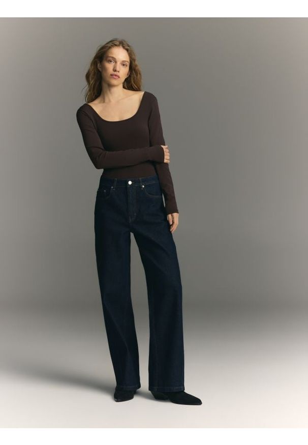 Reserved - Body z lyocellem - ciemnobrązowy. Kolor: brązowy. Materiał: dzianina