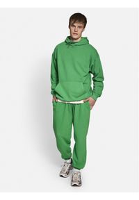 Redefined Rebel Spodnie dresowe Ray 226022 Zielony Loose Fit. Kolor: zielony. Materiał: bawełna, dresówka