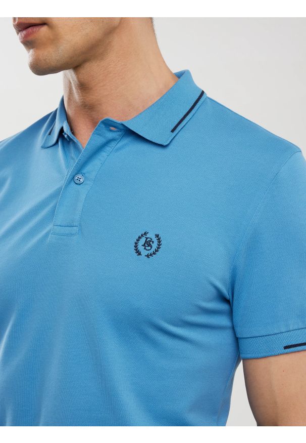 Big-Star - Koszulka męska polo niebieska Polian 402. Typ kołnierza: polo. Kolor: niebieski. Materiał: bawełna, dzianina. Wzór: haft. Styl: elegancki