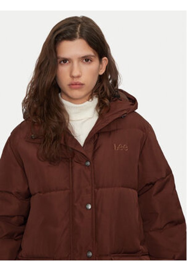 Lee Kurtka zimowa 112355178 Brązowy Relaxed Fit. Kolor: brązowy. Materiał: syntetyk. Sezon: zima