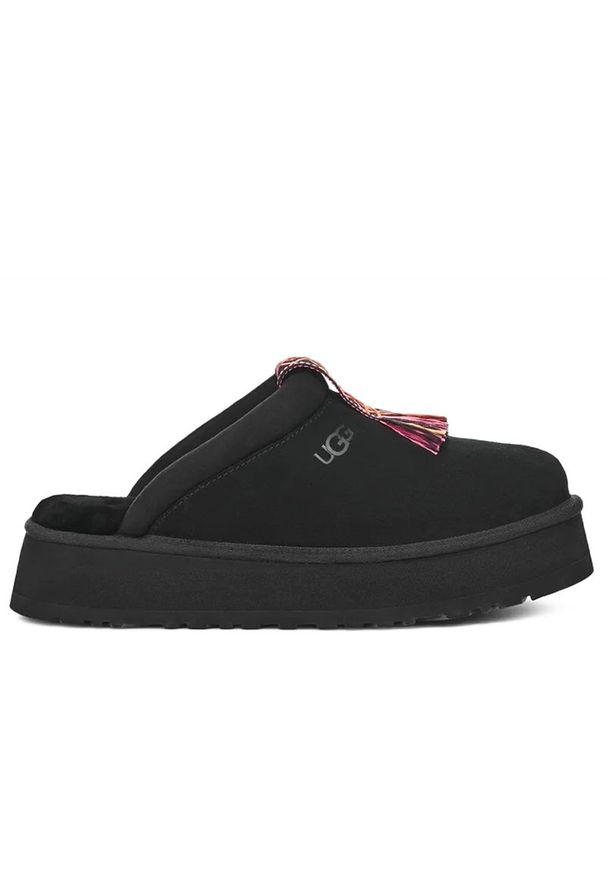 Buty Ugg Tazzle 1152677-BLK - czarne. Zapięcie: bez zapięcia. Kolor: czarny. Materiał: wełna, zamsz, skóra, lyocell. Szerokość cholewki: normalna. Sezon: zima