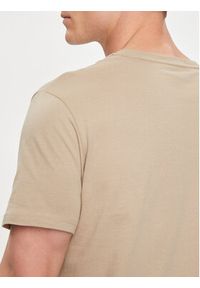 TOMMY HILFIGER - Tommy Hilfiger T-Shirt Logo UM0UM02916 Beżowy Regular Fit. Kolor: beżowy. Materiał: bawełna #3