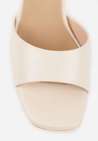 Renee - Beżowe Sandały VICES na Słupku i Grubej Podeszwie z Wkładką ze Skóry Naturalnej Adeia. Okazja: na urodziny, na ślub cywilny, na wesele, na imprezę. Zapięcie: pasek. Kolor: beżowy. Materiał: skóra. Sezon: lato. Obcas: na słupku. Styl: elegancki #2