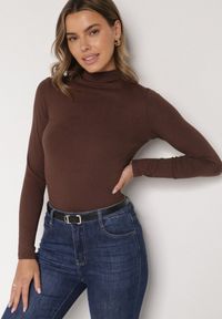 Born2be - Brązowa Bawełniana Bluzka Ozdobiona Guzikami Tusreena. Okazja: na co dzień. Kolor: brązowy. Materiał: bawełna. Wzór: aplikacja. Styl: klasyczny, casual, elegancki #1