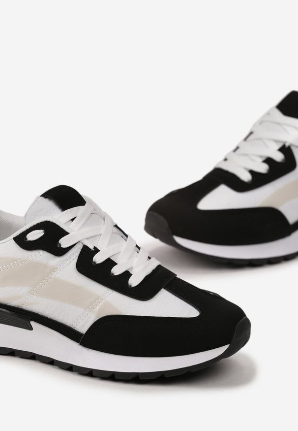 Born2be - Czarno-Białe Sneakersy z Kolorowymi Wstawkami Rawilo. Kolor: czarny. Materiał: dresówka, jeans. Wzór: kolorowy