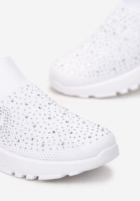 Born2be - Białe Buty Sportowe. Nosek buta: okrągły. Zapięcie: bez zapięcia. Kolor: biały. Materiał: jeans. Szerokość cholewki: normalna. Obcas: na płaskiej podeszwie