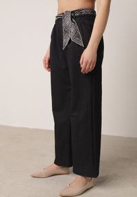 Born2be - Niebieskie Eleganckie Spodnie z Bawełny i Wiskozy z Materiałowym Paskiem-Apaszką Vetina. Okazja: na co dzień, na spotkanie biznesowe, do pracy. Kolor: niebieski. Materiał: wiskoza, bawełna, materiał. Styl: elegancki #6