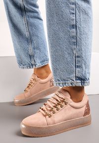 Renee - Różowe Sneakersy Ineffable Catkin. Kolor: różowy. Materiał: zamsz. Obcas: na platformie #7