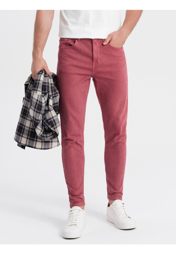 Ombre Clothing - Spodnie męskie jeansowe o kroju SLIM FIT - czerwone V7 - Rozmiar: M. Okazja: na co dzień. Kolor: czerwony. Materiał: jeans. Wzór: gładki. Styl: casual, sportowy, elegancki