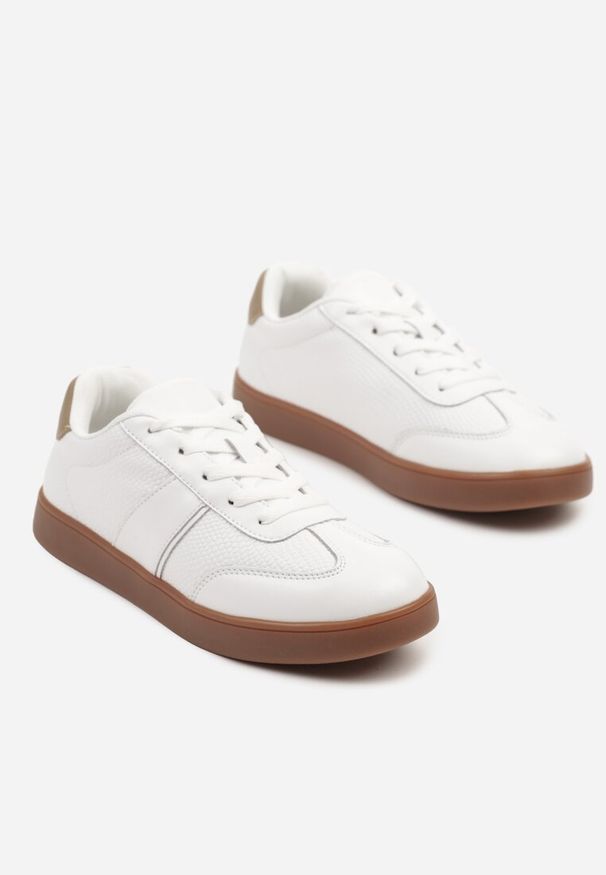 Renee - Białe Sneakersy ze Skóry Naturalnej z Przeszyciami Tilliossa. Okazja: na co dzień. Kolor: biały. Materiał: skóra. Szerokość cholewki: normalna