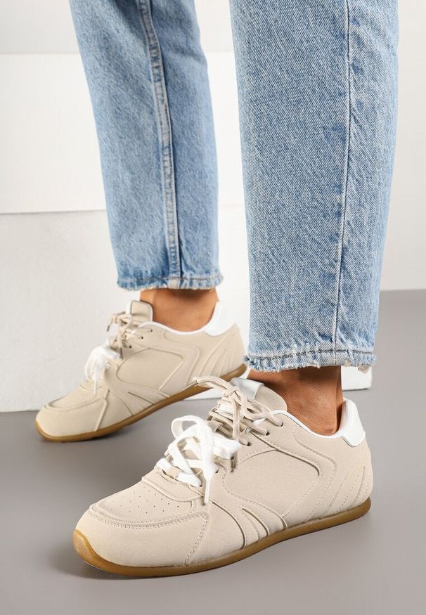 Born2be - Beżowe Sneakersy z Podwójnymi Sznurowadłami i Przeszyciami Teleritia. Kolor: beżowy. Materiał: jeans