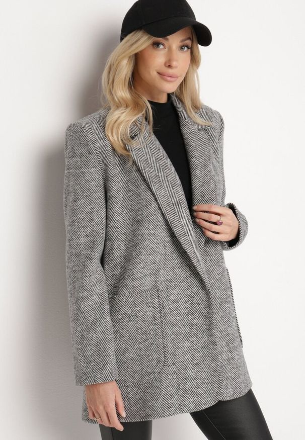 Born2be - Czarno-Biała Niezapinana Marynarka z Kieszeniami i Poduszkami w Ramionach Avalissa. Okazja: na co dzień. Kolor: czarny. Materiał: dzianina, jeans. Styl: klasyczny, casual, elegancki