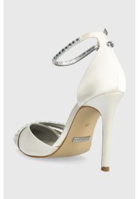 Guess szpilki GADELLA kolor beżowy FL6GDL SAT08. Zapięcie: klamry. Kolor: beżowy. Obcas: na szpilce. Wysokość obcasa: średni #2