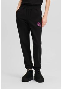 Karl Lagerfeld - KARL LAGERFELD Czarne spodnie dresowe damskie Ikonik 2.0 Jelly, Rozmiar S. Kolor: czarny. Materiał: dresówka #1