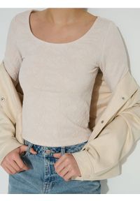 Sinsay - Strukturalna bluzka - kremowy. Kolor: kremowy #1
