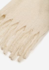 Born2be - Jasnobeżowy Szalik z Ozdobnymi Frędzlami Esariana. Okazja: na co dzień. Kolor: beżowy. Wzór: aplikacja. Styl: casual, klasyczny #2