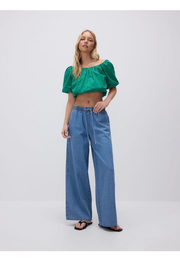 Reserved - Jeansy wide leg ze sznurkiem - niebieski. Kolor: niebieski