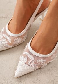 Renee - Białe Czółenka Slingback z Siateczki VICES na Klepsydrze z Haftem i Koralikami Vilin. Okazja: na wesele, na imprezę, na ślub cywilny. Zapięcie: pasek. Kolor: biały. Wzór: haft. Styl: klasyczny, elegancki #3