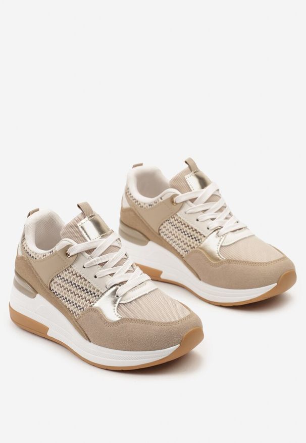 Born2be - Ciemnobeżowe Sznurowane Sneakersy na Niskim Koturnie Xanthema. Okazja: do pracy. Nosek buta: okrągły. Zapięcie: sznurówki. Kolor: beżowy. Materiał: denim, materiał. Obcas: na koturnie. Wysokość obcasa: niski