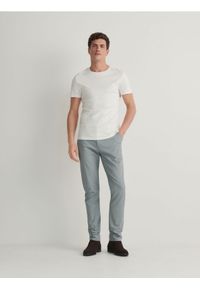 Reserved - T-shirt slim fit - złamana biel. Materiał: bawełna, dzianina