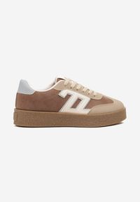 Renee - Brązowe Sneakersy Ozdobione Geometrycznym Motywem Lanelise. Okazja: na co dzień. Kolor: brązowy. Materiał: jeans. Wzór: aplikacja, geometria