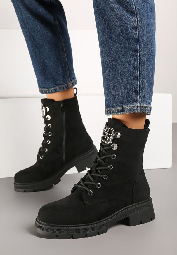 Renee - Czarne Botki Typu Workery z Ekozamszu z Futrzaną Wyściółką Resimora. Okazja: na co dzień. Kolor: czarny. Materiał: futro. Styl: elegancki, casual
