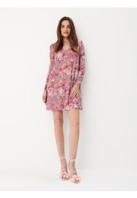 Mohito - Różowa sukienka mini o kroju litery A - Różowy. Kolor: różowy. Długość: mini #2