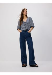 Reserved - Jeansy wide leg z dodatkiem lnu - granatowy. Kolor: niebieski