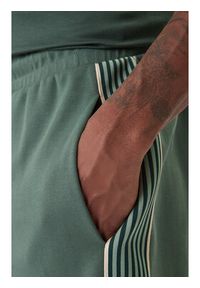 EA7 Emporio Armani Szorty sportowe 7M001501 AF12660 U7260 Zielony Regular Fit. Kolor: zielony. Materiał: syntetyk. Styl: sportowy #5