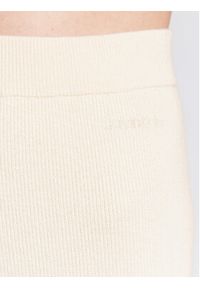 Calvin Klein Spodnie dzianinowe K20K204625 Beżowy Regular Fit. Kolor: beżowy. Materiał: bawełna, dzianina, syntetyk