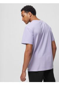 outhorn - T-shirt z haftem męski - fioletowy. Kolor: fioletowy. Materiał: materiał, bawełna, dzianina. Wzór: haft #5