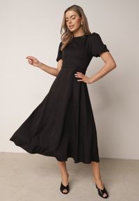 Born2be - Czarna Elegancka Sukienka VICES o Rozkloszowanym Kroju z Krótkim Rękawem Aezith. Okazja: na komunię, na wesele, na ślub cywilny. Kolor: czarny. Długość rękawa: krótki rękaw. Typ sukienki: proste, rozkloszowane. Styl: elegancki #3