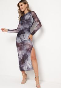 Born2be - Szara Sukienka o Dopasowanym Fasonie Bodycon z Rozcięciem i Marmurkowym Wzorem Urientia. Kolor: szary. Długość rękawa: długi rękaw. Typ sukienki: bodycon. Styl: elegancki #5