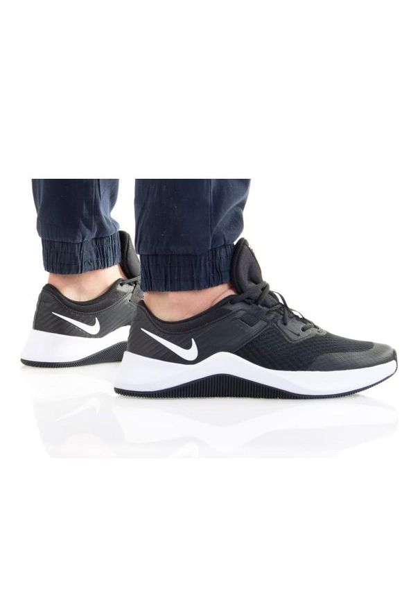 Buty Nike Mc Trainer M CU3580-002 czarne. Okazja: na co dzień. Kolor: czarny. Materiał: guma, syntetyk, materiał. Szerokość cholewki: normalna. Sport: fitness