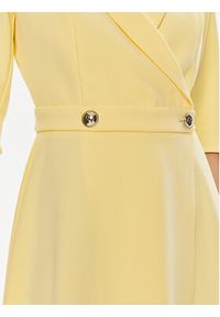 Rinascimento Sukienka koktajlowa CFC0118280003 Żółty Regular Fit. Kolor: żółty. Materiał: syntetyk. Styl: wizytowy #5