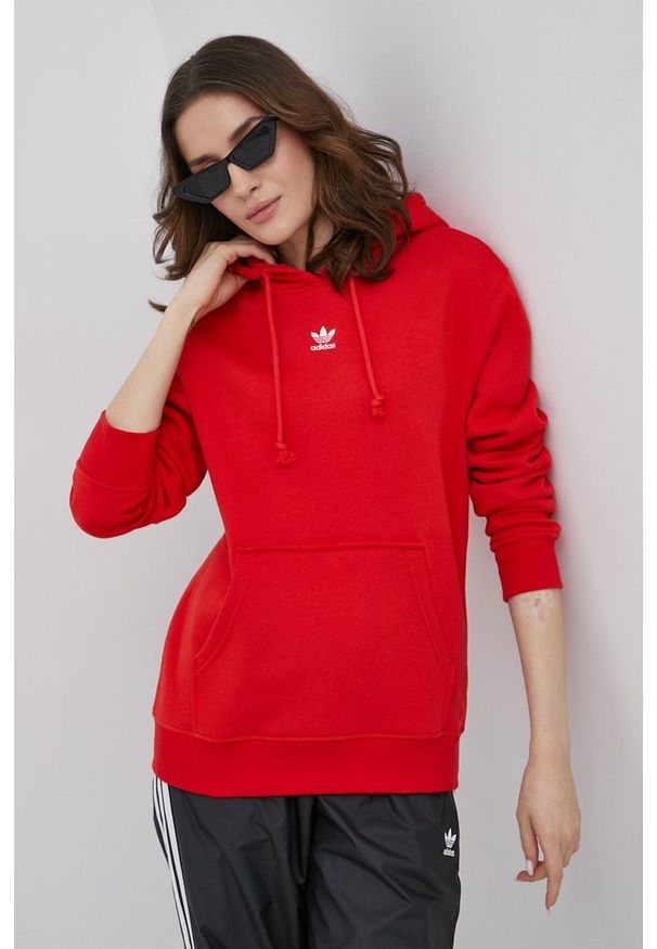 adidas Originals Bluza Adicolor HF7505 damska kolor czerwony z kapturem gładka. Typ kołnierza: kaptur. Kolor: czerwony. Materiał: bawełna, poliester. Długość rękawa: długi rękaw. Długość: długie. Wzór: gładki