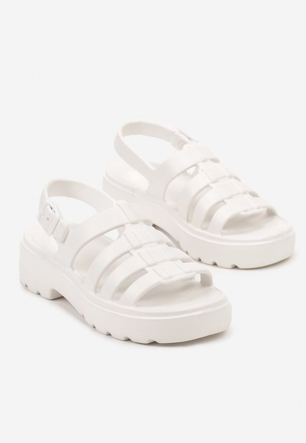 Born2be - Białe Piankowe Sandały na Grubej Podeszwie z Wycięciami Dimia. Kolor: biały. Materiał: len. Sezon: lato. Styl: elegancki