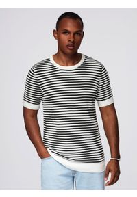 Ombre Clothing - Dzianinowy t-shirt męski w marynarskie paski z ażurowym splotem – czarno-biały V1 OM-TSCT-0255 - XXL. Okazja: na spacer. Kolor: czarny. Materiał: dzianina. Długość: krótkie. Wzór: ażurowy, ze splotem, paski. Sezon: lato. Styl: elegancki