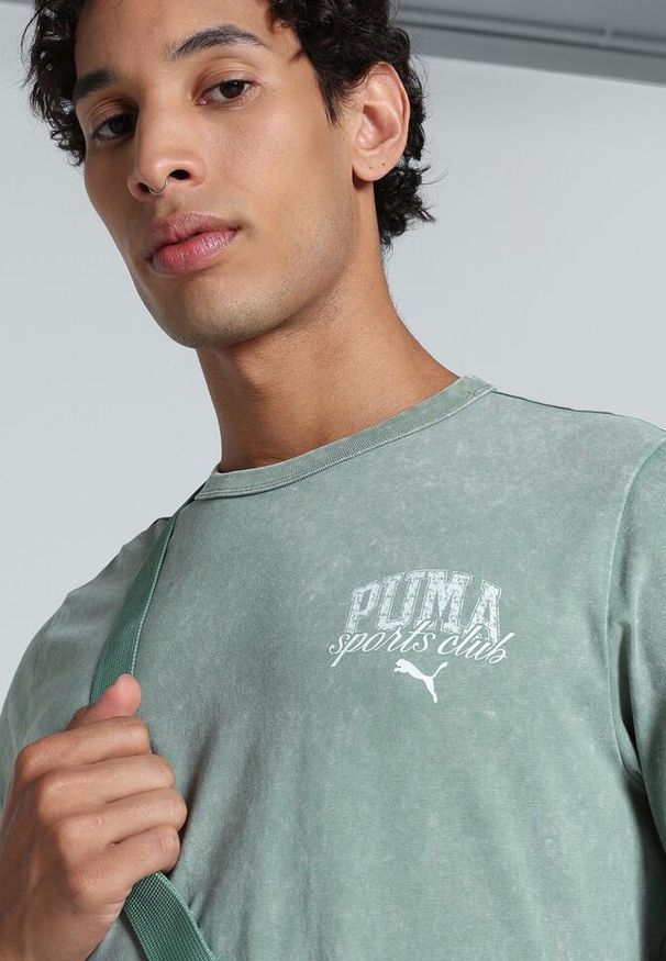 Puma - Męska koszulka z efektem sprania PUMA Class PUMA Green Moon. Kolor: zielony. Materiał: guma. Wzór: nadruk