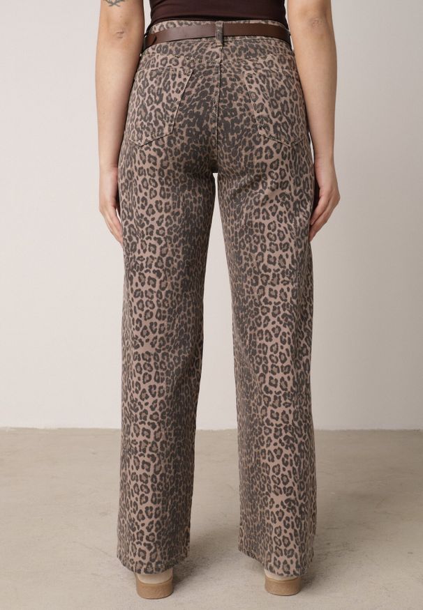 Born2be - Panterkowe Bawełniane Jeansy z Szerokimi Nogawkami i Wysokim Stanem Salithirae. Okazja: na co dzień. Stan: podwyższony. Styl: casual, klasyczny