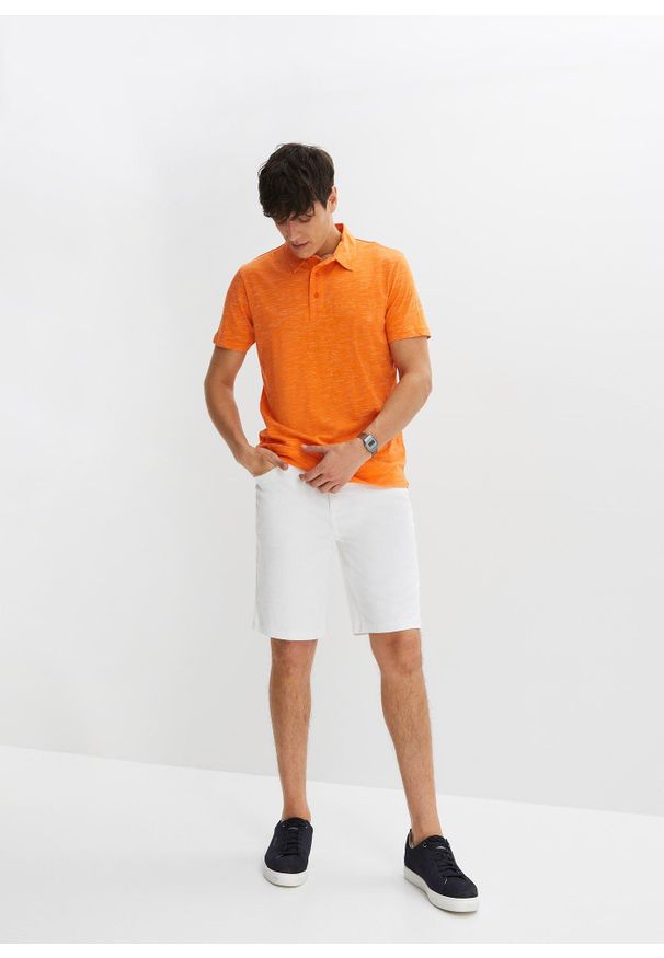 bonprix - Bermudy ze stretchem Classic Fit. Stan: podwyższony. Kolor: biały
