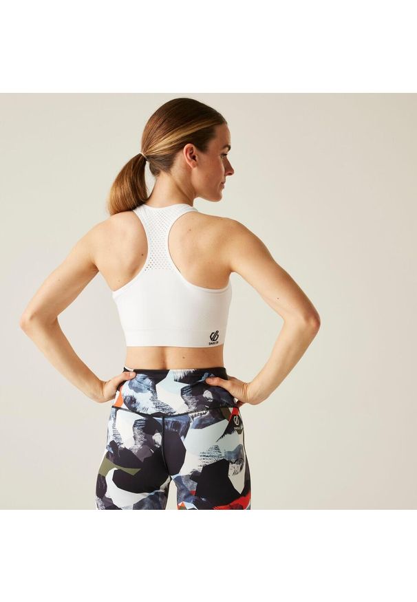 DARE 2B - Biustonosz sportowy damski Don't Sweat It III Dare 2b. Kolor: biały. Materiał: poliester, poliamid, elastan. Sport: fitness
