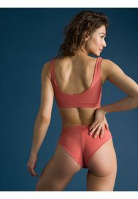 outhorn - Dół od bikini damski Outhorn - czerwony. Kolor: czerwony. Materiał: materiał #1