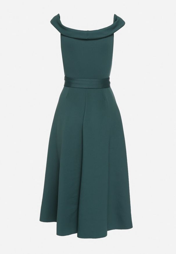 Born2be - Zielona Elegancka Sukienka o Fasonie Hiszpanki z Materiałowym Paskiem Xaelia. Typ kołnierza: dekolt hiszpanka. Kolor: zielony. Materiał: materiał. Styl: elegancki