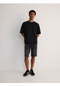 Reserved - Jeansowe szorty slim fit - szary. Kolor: szary. Materiał: jeans #1