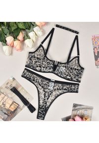 Intica - Komplet bielizny z subtelnymi detalami na wyjątkowe okazje Nesha. Materiał: materiał, skóra #1