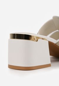 Born2be - Białe Skórzane Klapki na Słupku z Przeplatanymi Paskami Orinnore. Okazja: na wesele, na co dzień, na ślub cywilny. Kolor: biały. Materiał: skóra. Wzór: ażurowy, paski. Obcas: na słupku. Styl: casual, elegancki. Wysokość obcasa: średni #3