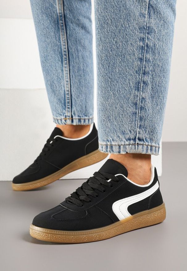 Born2be - Czarne Sneakersy w Stylu Klasycznych Tenisówek Ahleria. Okazja: na co dzień. Kolor: czarny. Materiał: jeans